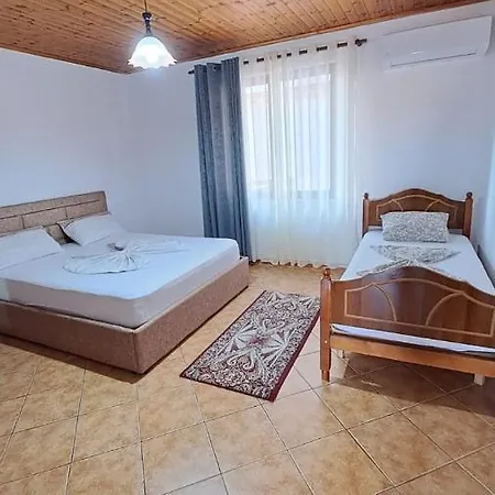Nel Centro Della Citta Lägenhet Shkodër